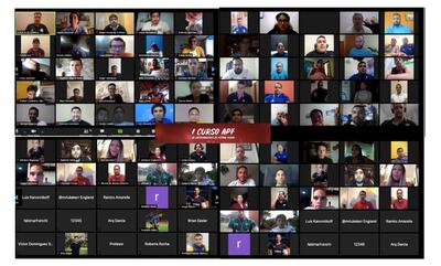 Decenas de participantes iniciaron esta semana el curso de fútbol playa, vía Zoom.