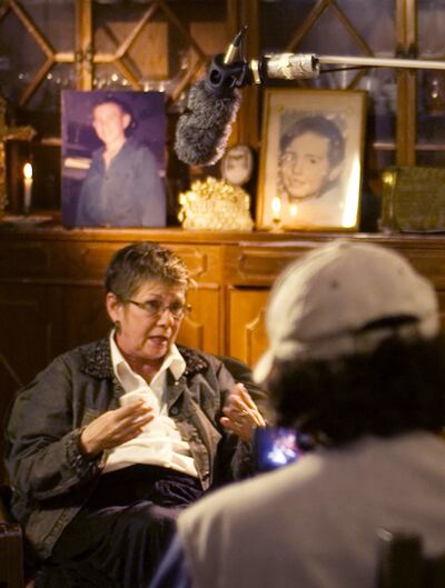 A través del testimonio de la madre de Marco Amarilla y otros familiares, se va construyendo la historia de este trágico caso.