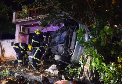 El accidente se registró en la madrugada de este jueves y el vehículo quedó así.