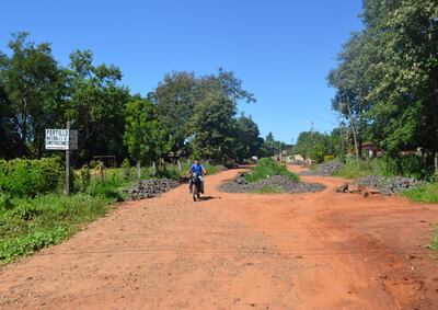 Calle 8 de Diciembre, donde quedó parada la obra de empedrado.