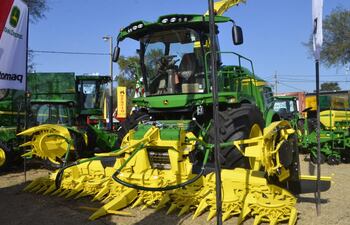 diversidad-de-maquinarias-para-el-agro-y-la-pecuaria-80129000000-1746977.JPG