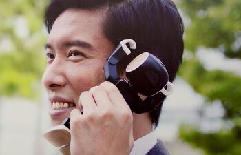 se-lanzara-en-japon-el-primer-telefono-robot-movil-robohon-235640000000-1450960.jpg