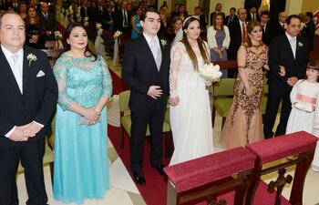 alejandra-zelaya-alegre-federico-manuel-frontanilla-vallejos-boda-202246000000-1378746.jpg