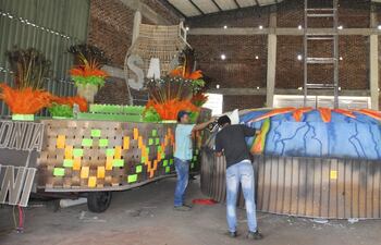 los-diferentes-clubes-encarnacenos-ultiman-los-detalles-en-sus-respectivas-carrozas-y-sus-comparsas-para-el-inicio-de-los-carnavales-la-apertura-de-204315000000-1547117.jpg