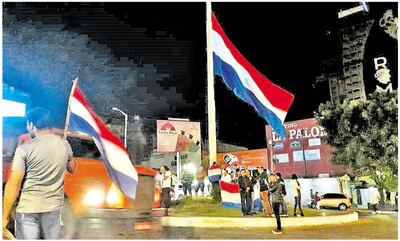 Un momento de la manifestación en la rotonda reloj.