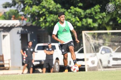 Diego Polenta en el entrenamiento de Olimpia en la Villa.