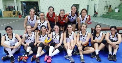 Plantel de Deportivo Alemán, que cayó el sábado contra el Deportivo San José en A1 Femenino.
