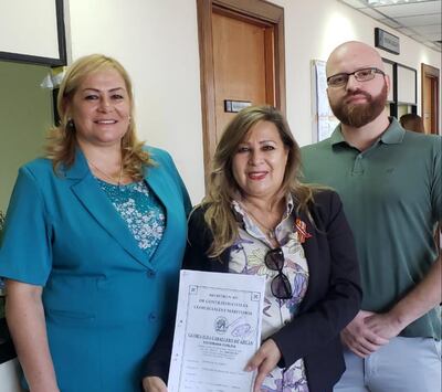 Los abogados y directivos de la COAPY, María Esther Roa, Aide Vera y Juan Grassi, tras la presentación del escrito.