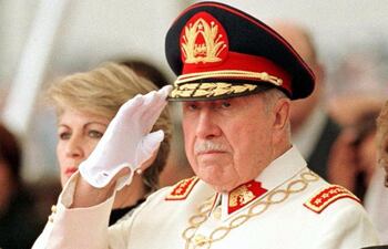 durante-la-dictadura-de-augusto-pinochet-1973-1990-miles-de-opositores-fueron-asesinados-archivo-194215000000-1040010.jpg