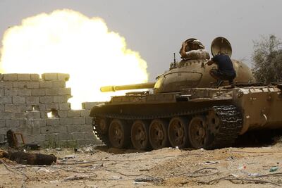 Tras la guerra civil que acabó con el régimen de Muamar Gadafi, en 2011, Libia inició luego una lucha entre facciones que continúa hoy.