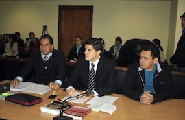 osmar-gonzalez-primero-derecha-en-su-juicio-oral--204846000000-1105701.jpg