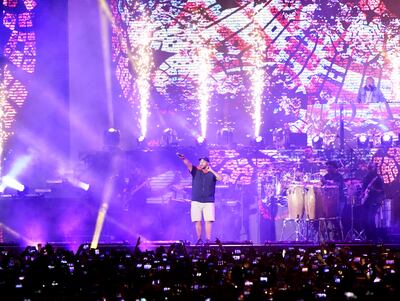 Don Omar ofreció un show visualmente impactante, con muy buenos músicos, pero con una brevedad que terminó dejando al público con las ganas.