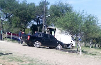 la-camioneta-del-asesor-de-horacio-cartes-es-utilizada-para-entregar-viveres-a-quienes-atropellan-la-finca-916--213550000000-1484424.jpg