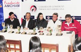 presentacion-del-torneo-benefico-de-golf-copa-amcham-ayer-en-el-asuncion-golf-club--222127000000-1730040.jpg
