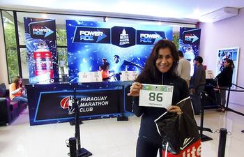 teresita-lopez-atleta-paraguaya-radicada-en-argentina-retiro-ayer-su-kit-para-la-media-maraton--213532000000-1462910.jpg