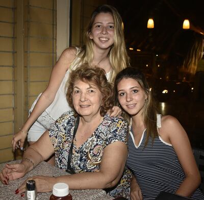Andrea Cabañas, Flora Garcete y Cecilia Cabañas.