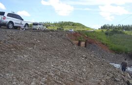 el-puente-sobre-la-ruta-3-en-la-zona-de-toro-piru-de-guayaybi-fue-habilitado-en-forma-provisoria-y-sigue-en-la-misma-situacion--194807000000-1532315.jpg