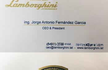 Tarjeta de Jorge Antonio Fernández García, como supuesto CEO de Lamborghini Latinoamérica S.A.