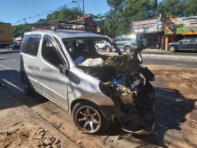 El conductor del Fun Cargo fue derivado al Hospital de Trauma.