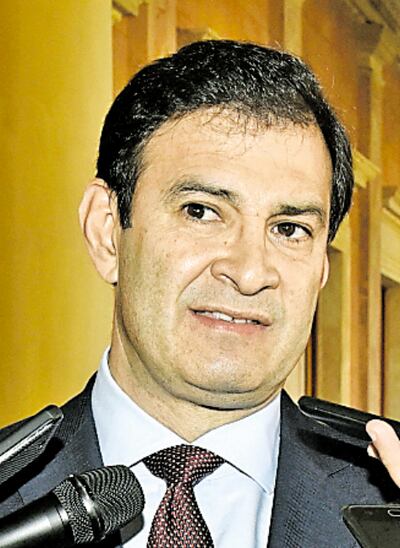 Silvio Ovelar (ANR, Añetete), titular de la comisión de Hacienda, justificó falta de dictamen de la indemnización.