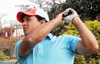 el-paraguayo-hector-cespedes-esta-tercero-con-tres-bajo-el-par-tras-la-primera-ronda-del-andres-romero-invitational-de-golf-que-se-disputa-en-bueno-222500000000-1652998.jpg