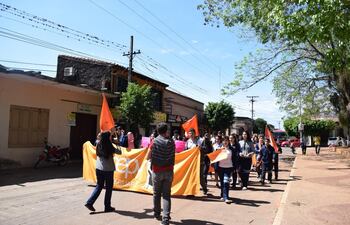 jovenes-marchan-por-la-ciudad-140325000000-1762712.jpg