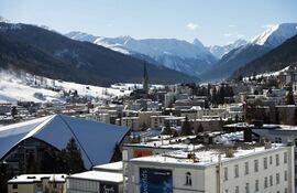 vista-general-de-la-ciudad-de-davos-durante-la-inauguracion-de-la-44-edicion-del-foro-economico-mundial-celebrado-en-los-alpes-de-suiza-efe-201603000000-1039192.jpg