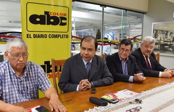 augusto-vega-izq-jorge-rodas-y-alcides-trabucco-der-visitaron-la-redaccion-de-nuestro-diario--231611000000-1613054.jpg