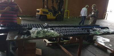 Militares de la Dimabel confirmaron a la Fiscalía que al menos 130 fusiles semiautomáticos podrían ser montados con las piezas halladas en el aeropuerto Guaraní de Minga Guazú.