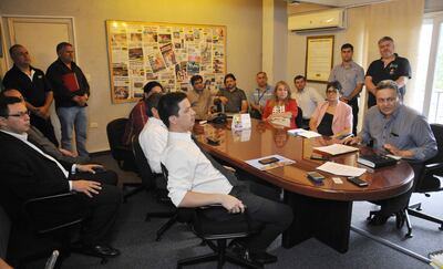 Funcionarios de Copaco de visita a la redacción de ABC Color.