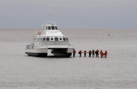 rescate-maestros-catamaran-argentina-135221000000-1627577.JPG