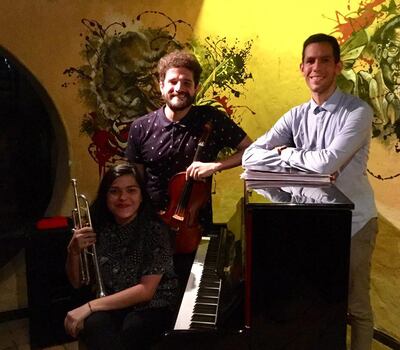 Mar Pérez, Ale Leju y Miguel Ángel Santacruz.