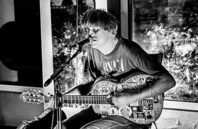 Punk acústico con Diego Billordo, hoy en La Chispa
