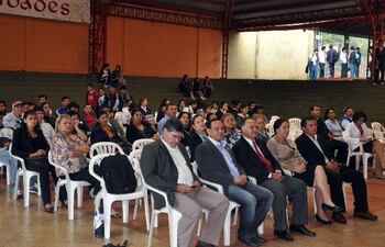 acto-de-presentacion-del-programa-paraguay-lee-y-escri-be-en-el-centro-regional-de-educacion-de-encarnacion--193258000000-533169.jpg