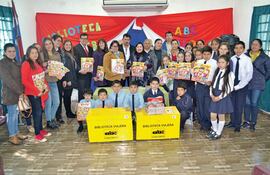 cuatro-cajas-amarillas-llegaron-a-atyra-e-isla-pucu-para-llenar-de-conocimiento-y-alegria-a-los-alumnos-de-las-escuelas-basicas-n-7560-la-candelaria-232034000000-1754154.jpg