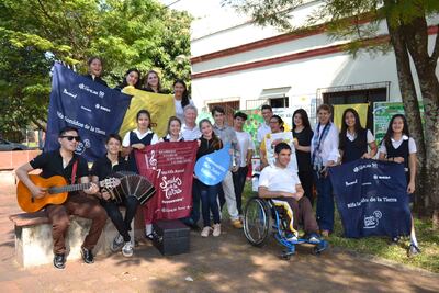 El maestro Luis Szarán participó del lanzamiento de la rifa Sonidos de la Tierra.