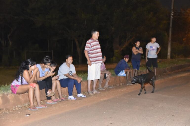 Vecinos denunciaron la inacción de autoridades ante constantes robos en barrio Las Mercedes de Itauguá.