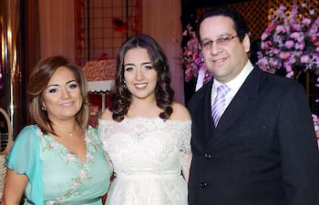 la-quinceanera-junto-con-sus-padres-rossana-gonzalez-y-francisco-britez--180929000000-1596618.jpg