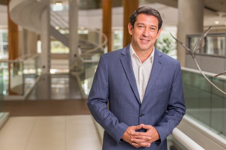 Carlos Ávalos, gerente general de Visión Banco.