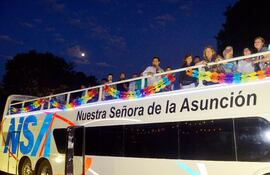 con-invitados-especiales-el-bus-panoramico-realizo-anoche-su-primer-recorrido-por-asuncion--213519000000-1551791.jpg