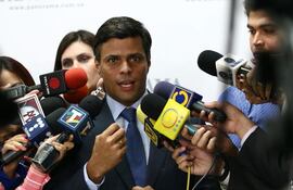 el-opositor-leopoldo-lopez-presento-ayer-una-denuncia-contra-el-gobierno-de-maduro-por-violacion-de-los-dd-hh--223153000000-549058.jpg