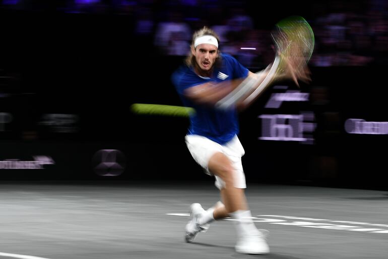 El griego Stefanos Tsitsipas consiguió el primer punto para los europeos.