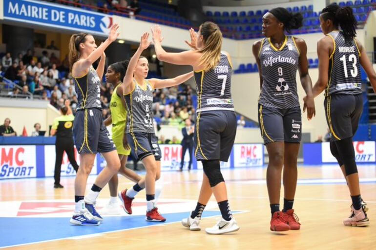 Paola Ferrari, Nantes Rezé Basket.