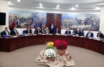 la-reunion-de-ministros-de-los-gobiernos-de-paraguay-y-bolivia-con-los-presidentes-de-ambos-paises-se-realizo-antes-de-la-firma-de-los-convenios-sus-213122000000-1842564.jpg