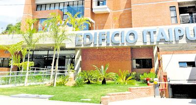 La margen derecha alquila en Asunción un gigantesco edificio de 12 pisos; un enorme despilfarro de recursos binacionales.