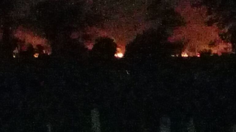 Humedales del Lago Ypoá arden en llamas.