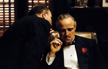 marlon-brando-en-una-escena-de-la-primera-pelicula-de-la-trilogia-el-padrino-el-filme-se-podra-ver-hoy-en-cinemark--212031000000-1661309.jpg