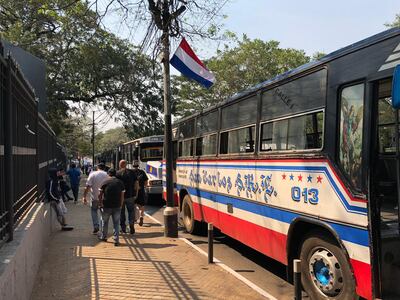 Los buses preparados para transportar a los olimpistas a la Nueva Olla.