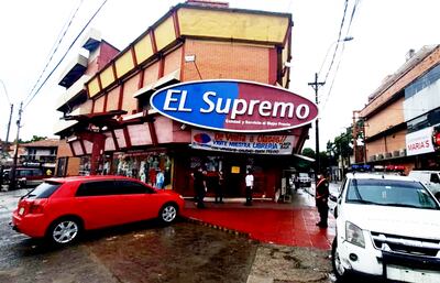 Local comercial El Supremo, clausurado por incumplir medidas sanitarias.