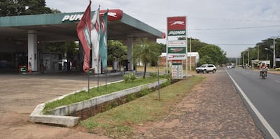 La estación de servicios que fue asaltada ayer en Areguá. La parada está a la derecha de la ruta.